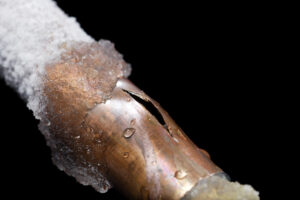 Frigid-Challenges-Frozen-Pipe_the_plumbing-_daily